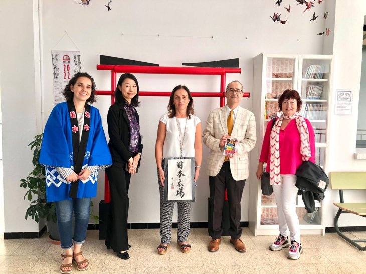 L’Institut Alexandre Deulofeu rep la visita del Cònsol General del Japó a Barcelona i de la directora de la Fundació Japó de Madrid